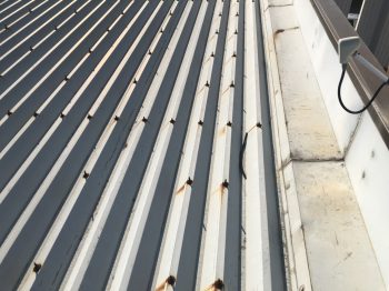 明石市にて　折板屋根の塗装工事を行いました